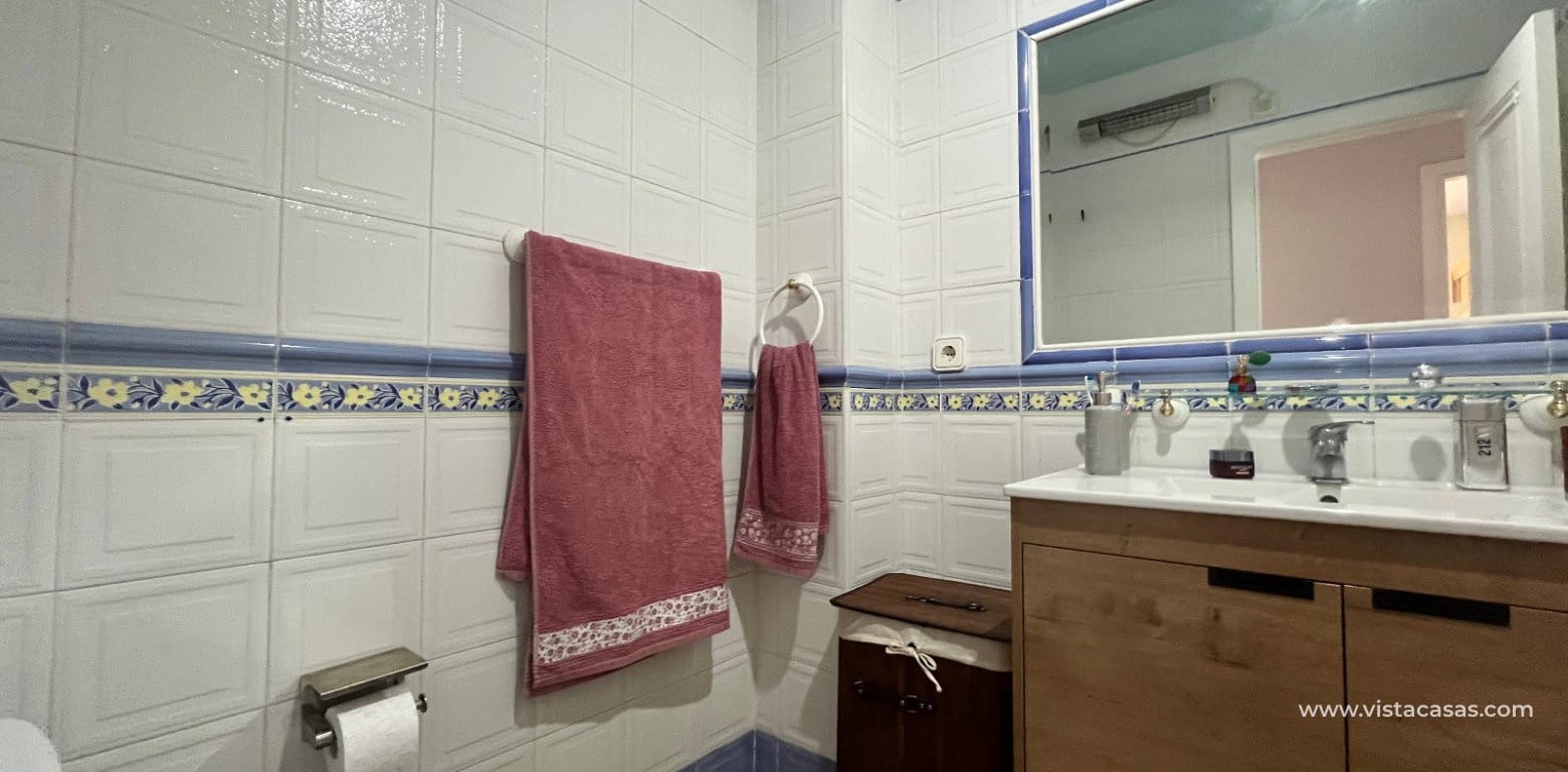 3 makuuhuone Omakotitalo myytävänä paikassa Playa Flamenca - 259 995 € (Ref: 9918617)