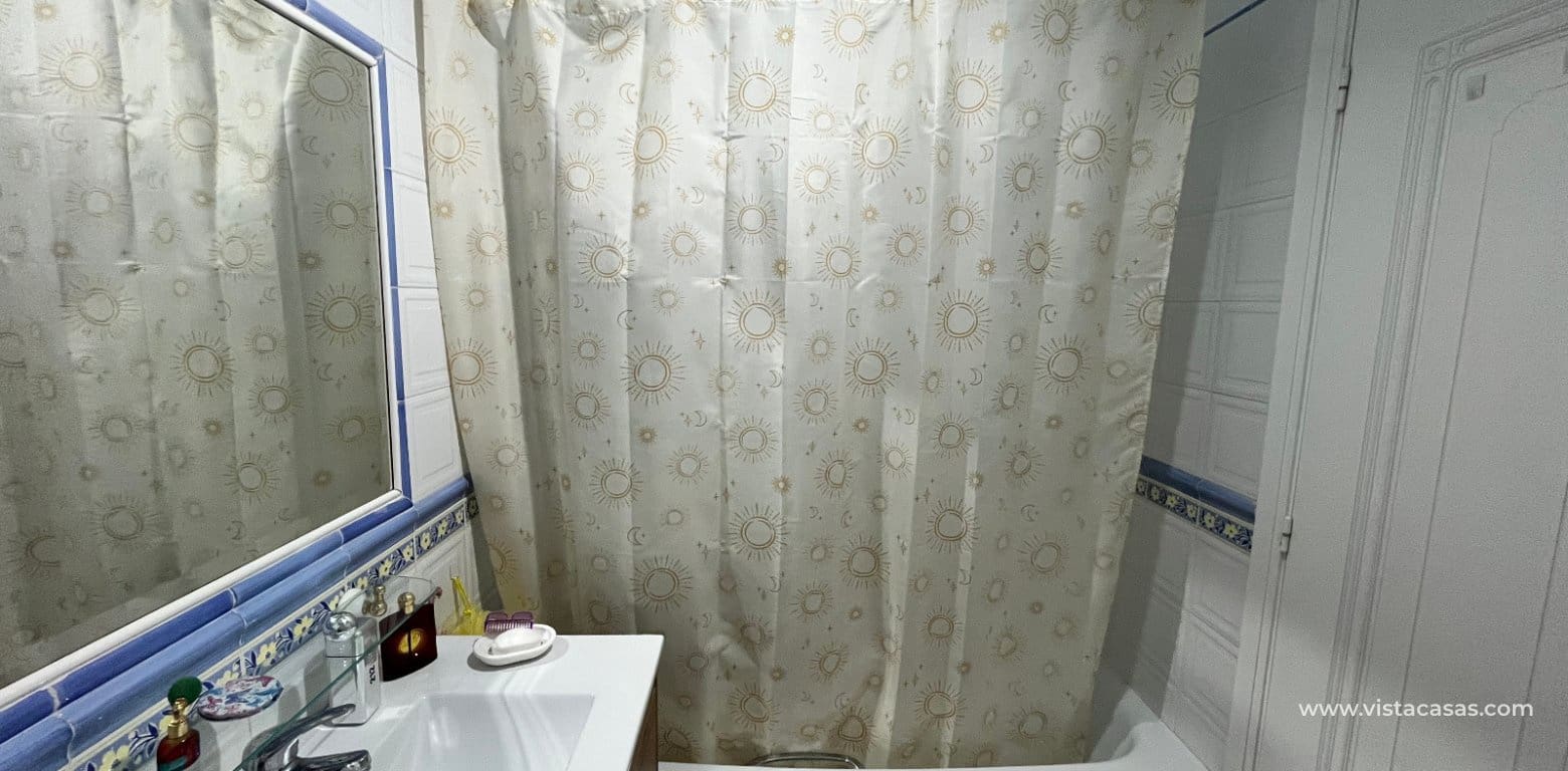 3 makuuhuone Omakotitalo myytävänä paikassa Playa Flamenca - 259 995 € (Ref: 9918617)