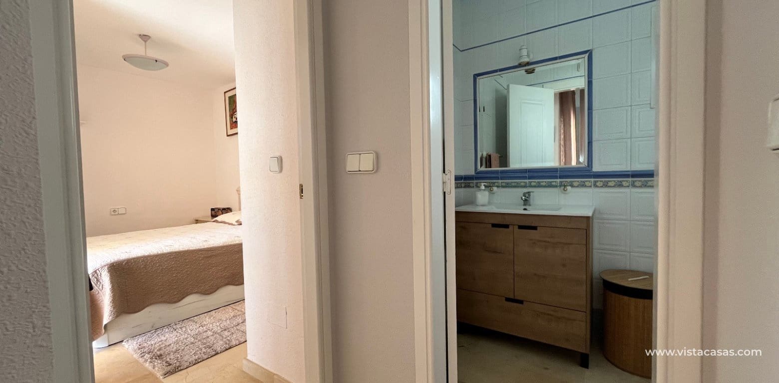 3 makuuhuone Omakotitalo myytävänä paikassa Playa Flamenca - 259 995 € (Ref: 9918617)