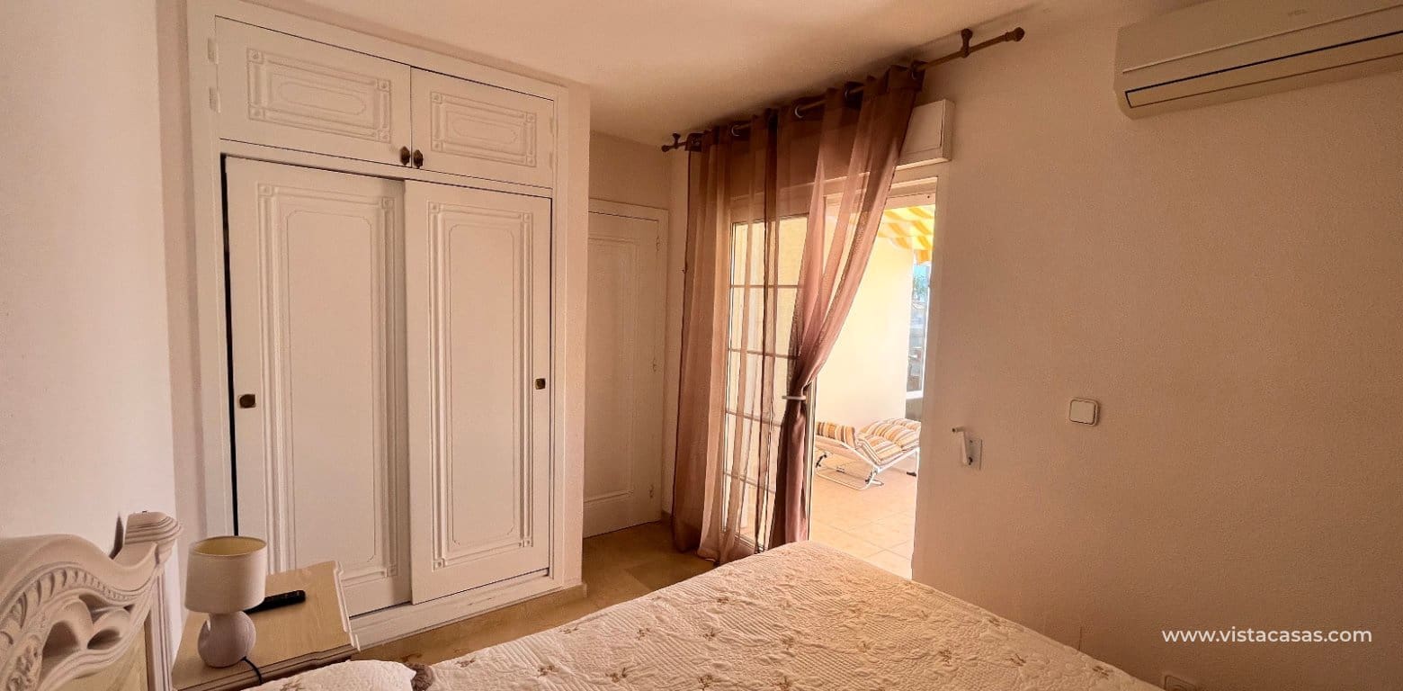 3 makuuhuone Omakotitalo myytävänä paikassa Playa Flamenca - 259 995 € (Ref: 9918617)