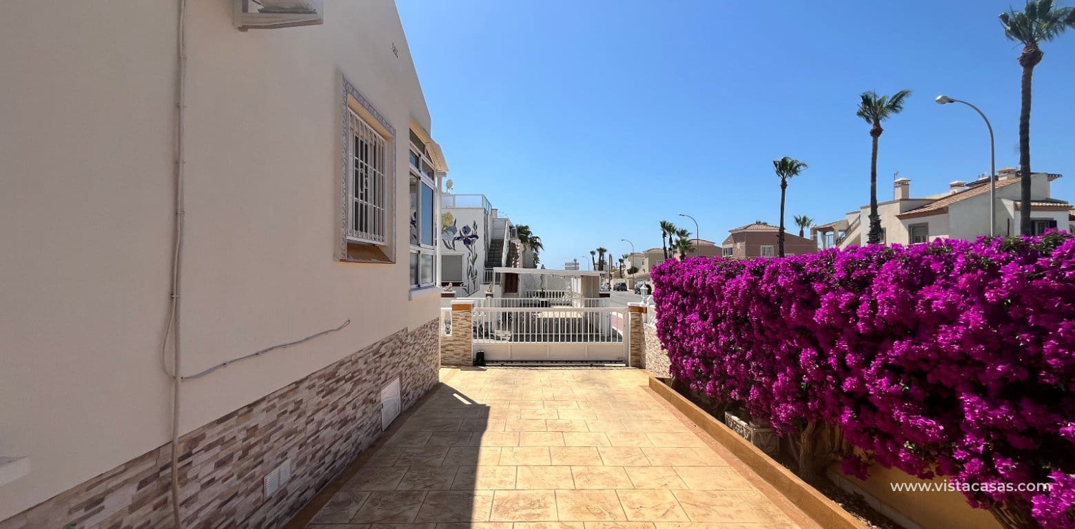 3 makuuhuone Omakotitalo myytävänä paikassa Playa Flamenca - 259 995 € (Ref: 9918617)
