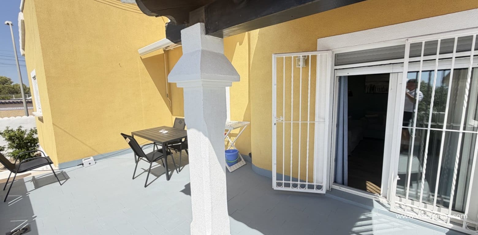 3 bedroom Villa for sale in Villamartin - € 419,995 (Ref: 9928069)