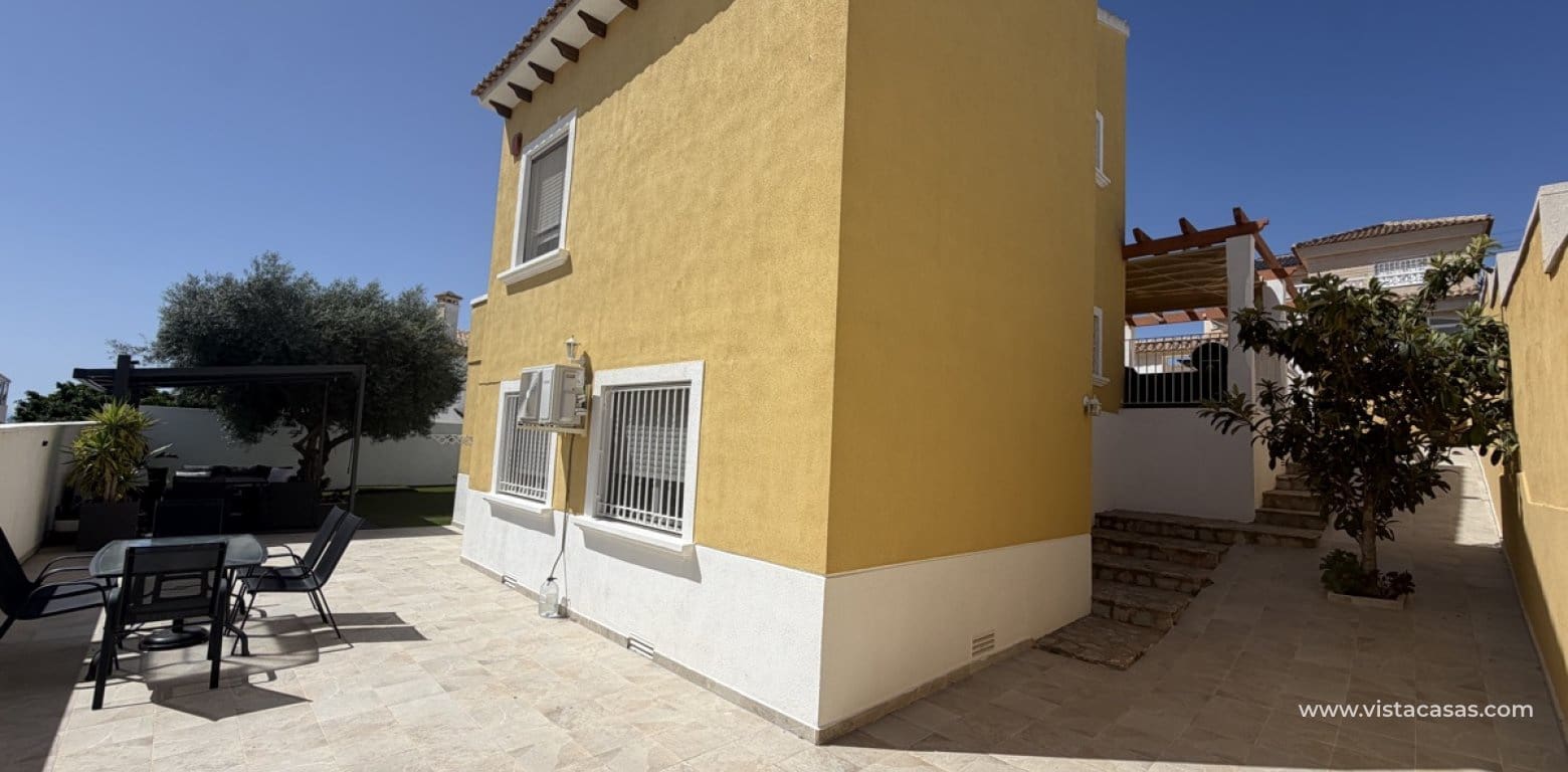 3 bedroom Villa for sale in Villamartin - € 419,995 (Ref: 9928069)