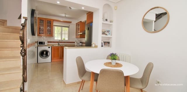 2 soverom Hus til salgs i Villamartin, Orihuela med svømmebasseng - € 245 000 (Ref: 9928480)