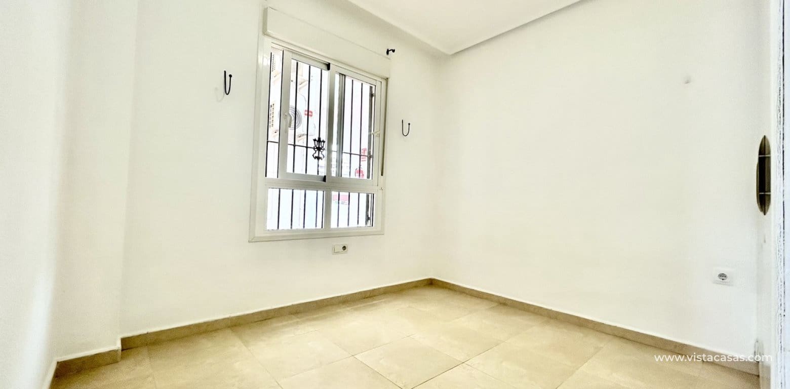 2 soverom Leilighet til salgs i Villamartin med svømmebasseng garasje - € 189 000 (Ref: 9929890)