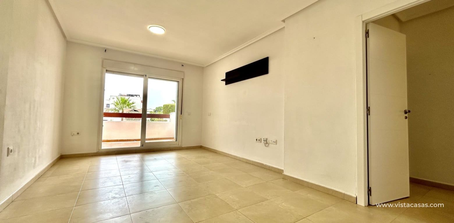2 soverom Leilighet til salgs i Villamartin med svømmebasseng garasje - € 189 000 (Ref: 9929890)