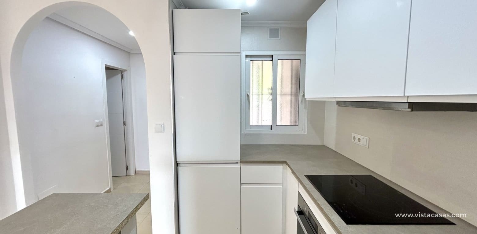 2 soverom Leilighet til salgs i Villamartin med svømmebasseng garasje - € 189 000 (Ref: 9929890)