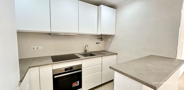 2 soverom Leilighet til salgs i Villamartin, Orihuela med svømmebasseng garasje - € 189 000 (Ref: 9929890)