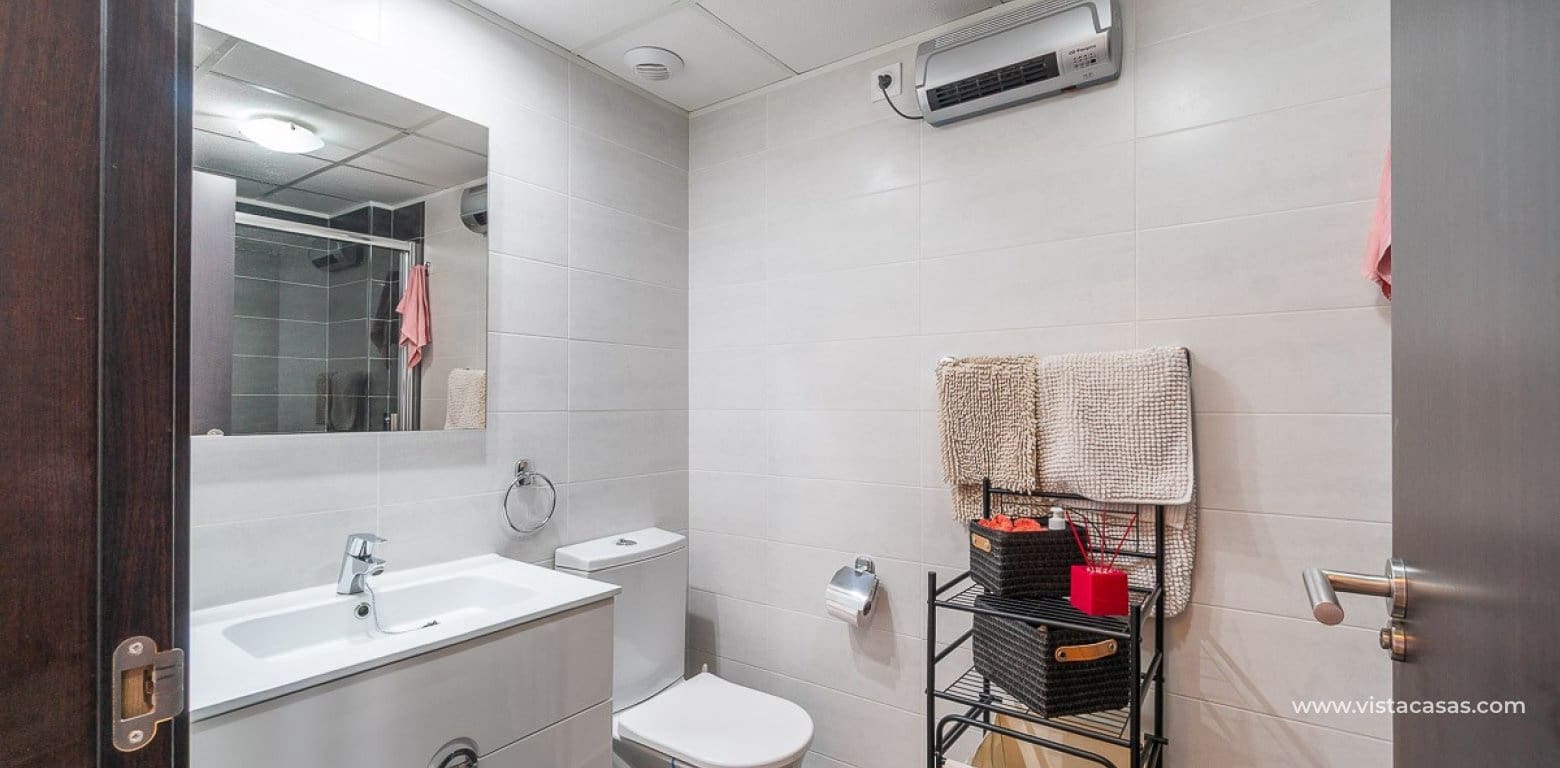 2 bedroom Apartment for sale in Villamartin - € 220,000 (Ref: 9936684)