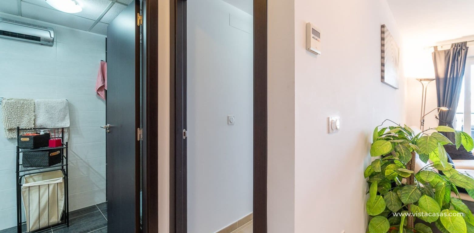 2 bedroom Apartment for sale in Villamartin - € 220,000 (Ref: 9936684)