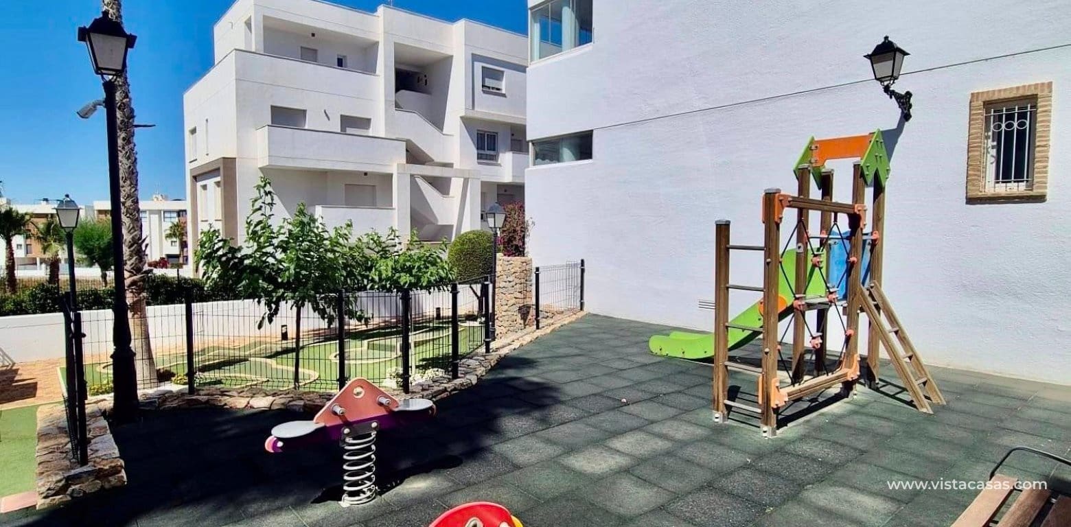 2 bedroom Apartment for sale in Villamartin - € 220,000 (Ref: 9936684)