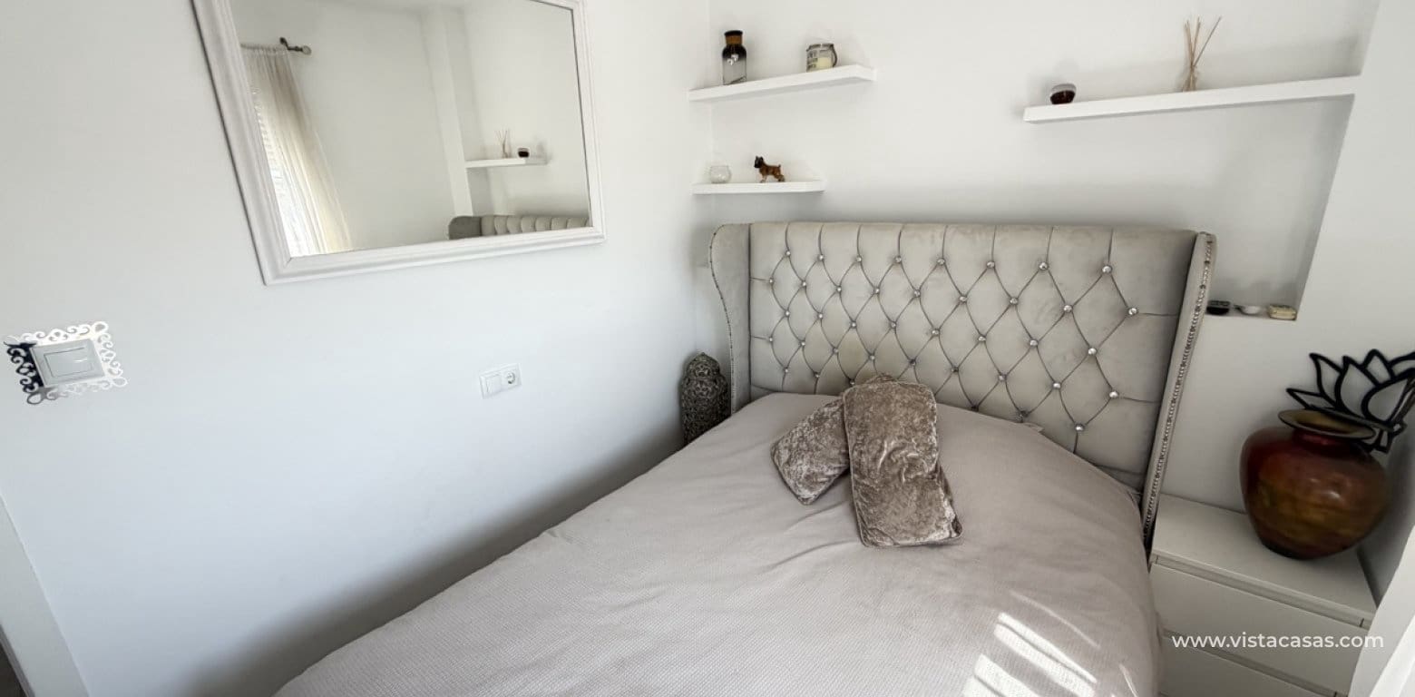 Chalet de 3 habitaciones en San Miguel de Salinas en venta - 350.000 € (Ref: 9940842)