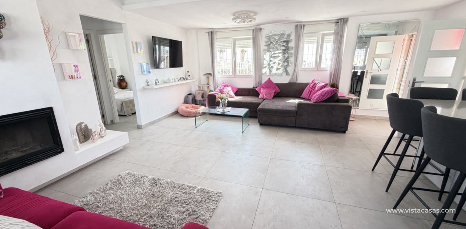 Chalet de 3 habitaciones en San Miguel de Salinas en venta - 350.000 € (Ref: 9940842)