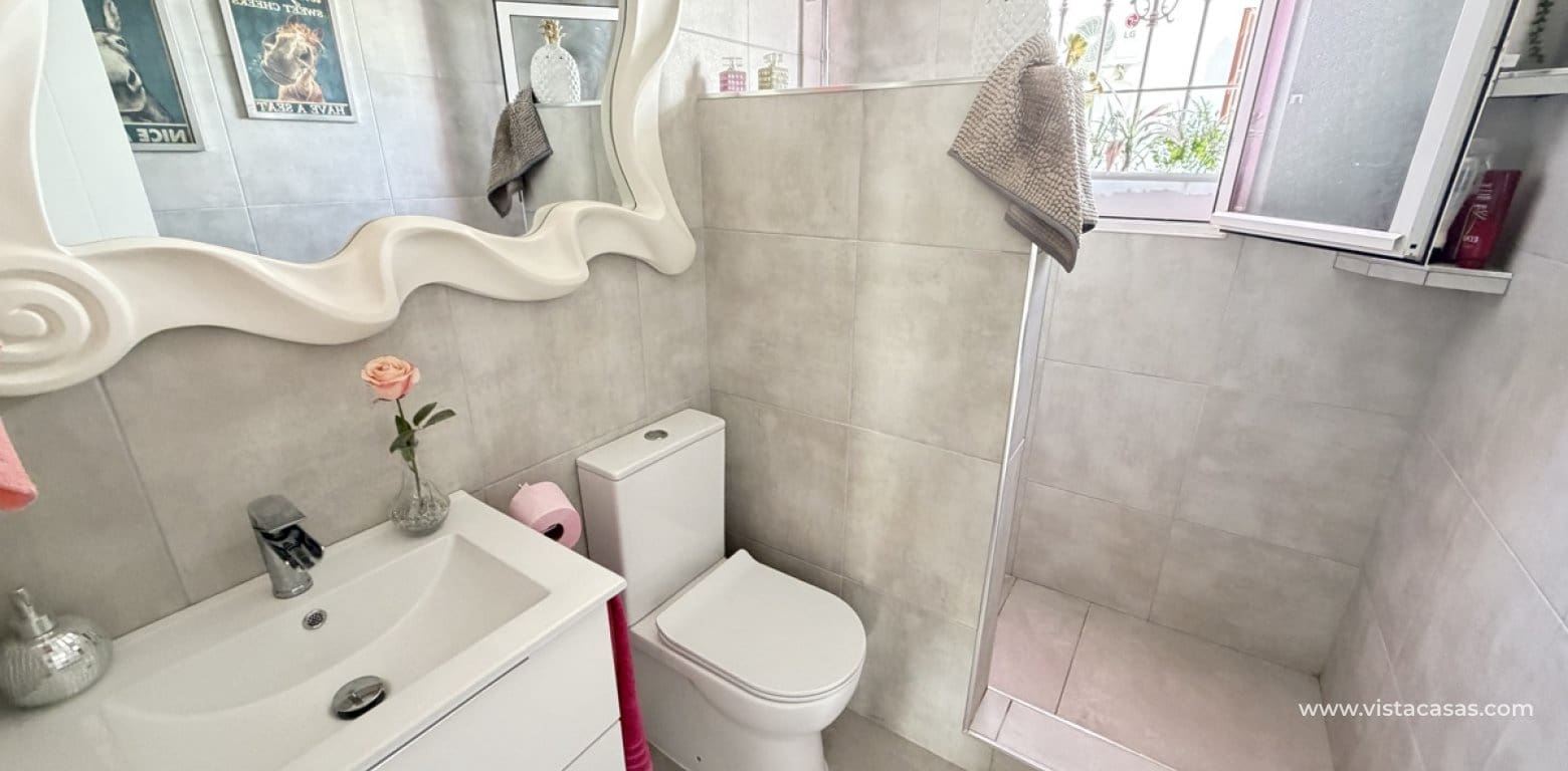 Chalet de 3 habitaciones en San Miguel de Salinas en venta - 350.000 € (Ref: 9940842)