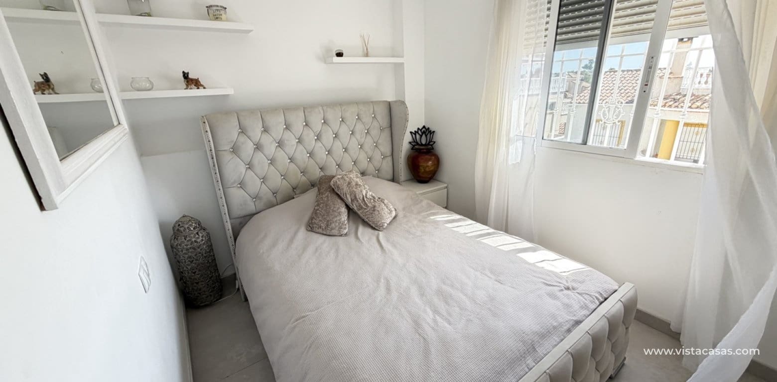 Chalet de 3 habitaciones en San Miguel de Salinas en venta - 350.000 € (Ref: 9940842)