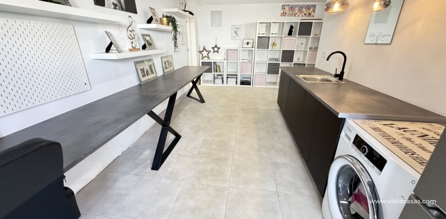 Chalet de 3 habitaciones en San Miguel de Salinas en venta - 350.000 € (Ref: 9940842)