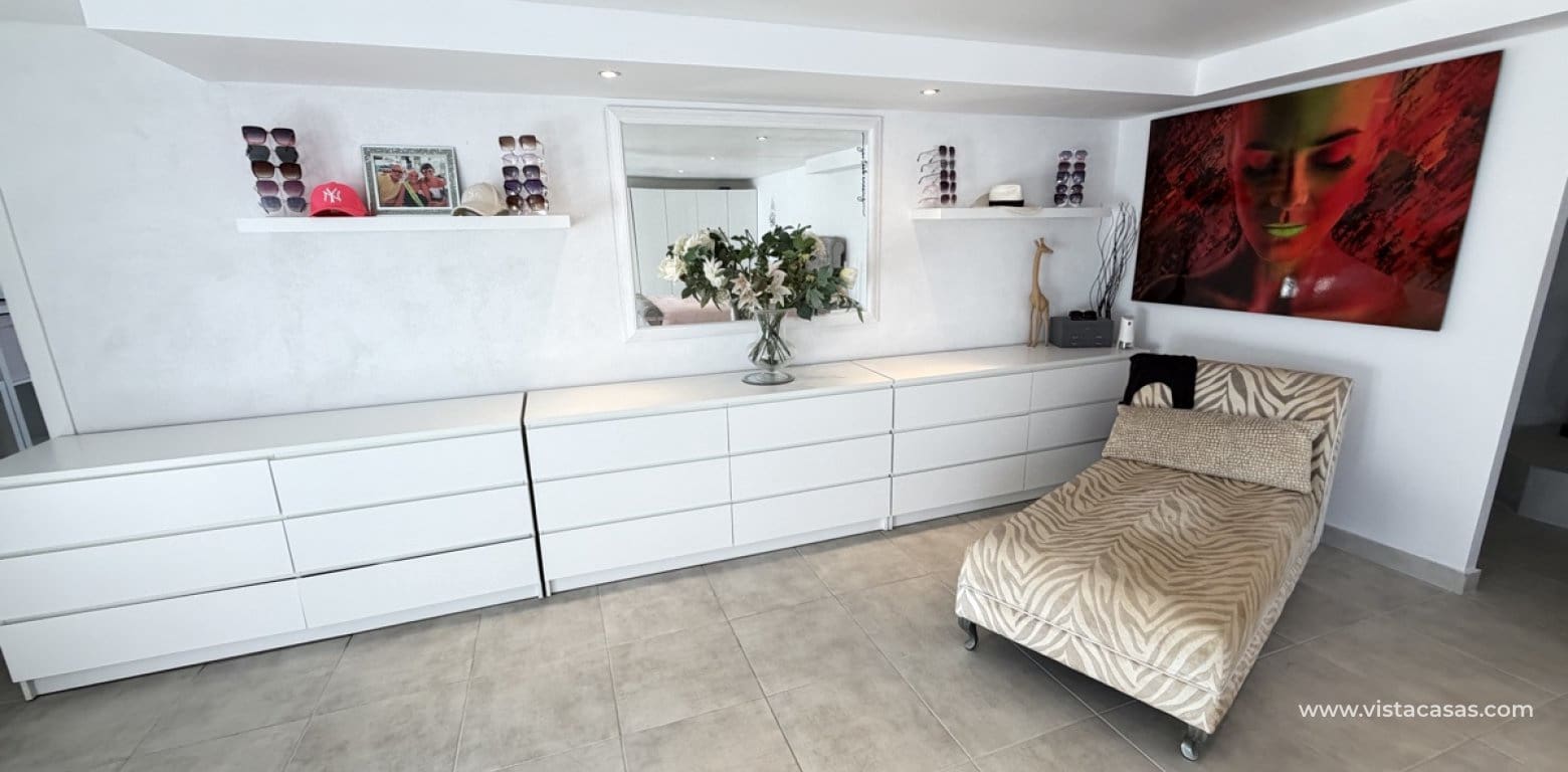 Chalet de 3 habitaciones en San Miguel de Salinas en venta - 350.000 € (Ref: 9940842)