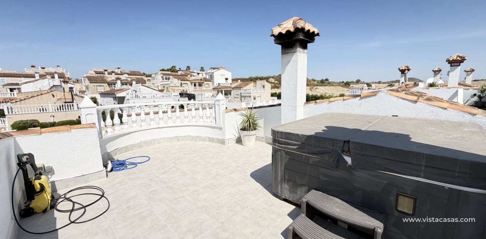 Chalet de 3 habitaciones en San Miguel de Salinas en venta - 350.000 € (Ref: 9940842)