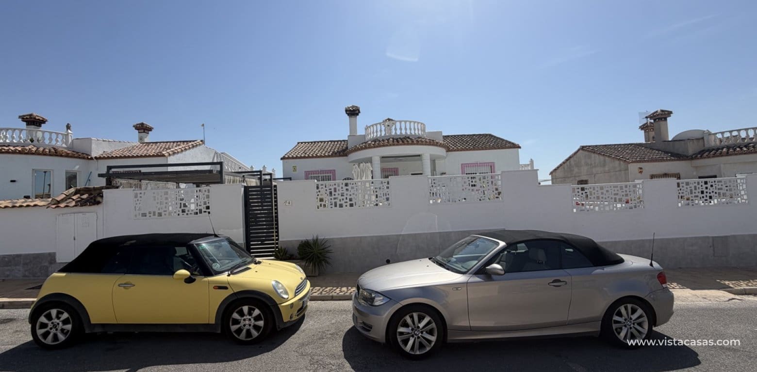 Chalet de 3 habitaciones en San Miguel de Salinas en venta - 350.000 € (Ref: 9940842)