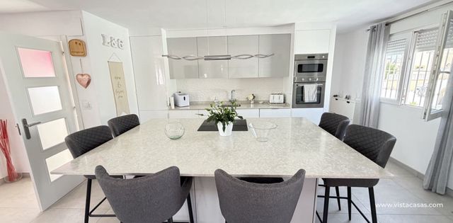 3 quarto Moradia para venda em San Miguel de Salinas com piscina - 330 000 € (Ref: 9940842)