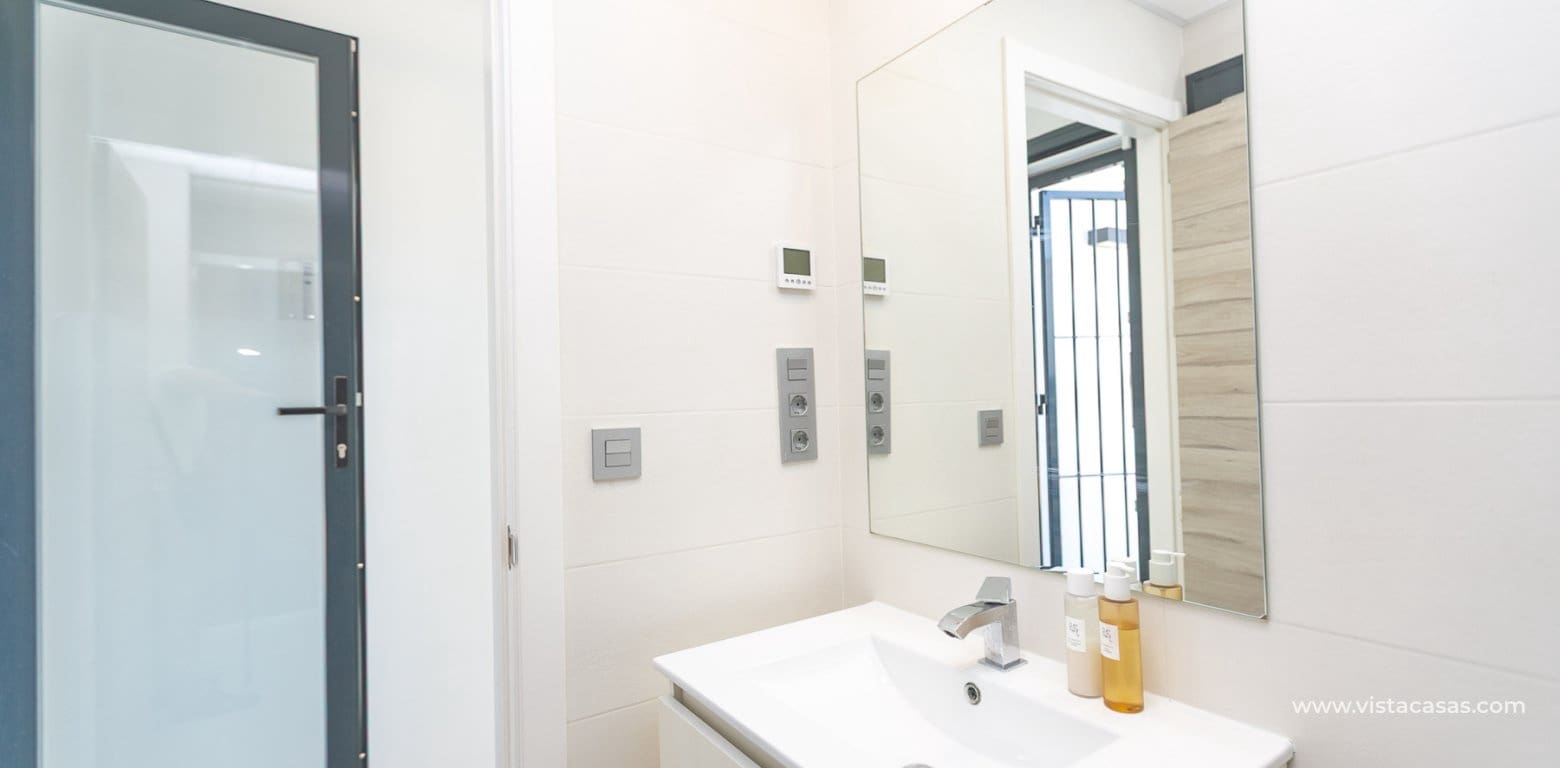 3 sypialnia Willa na sprzedaż w Villamartin - 369 000 € (Ref: 9940843)