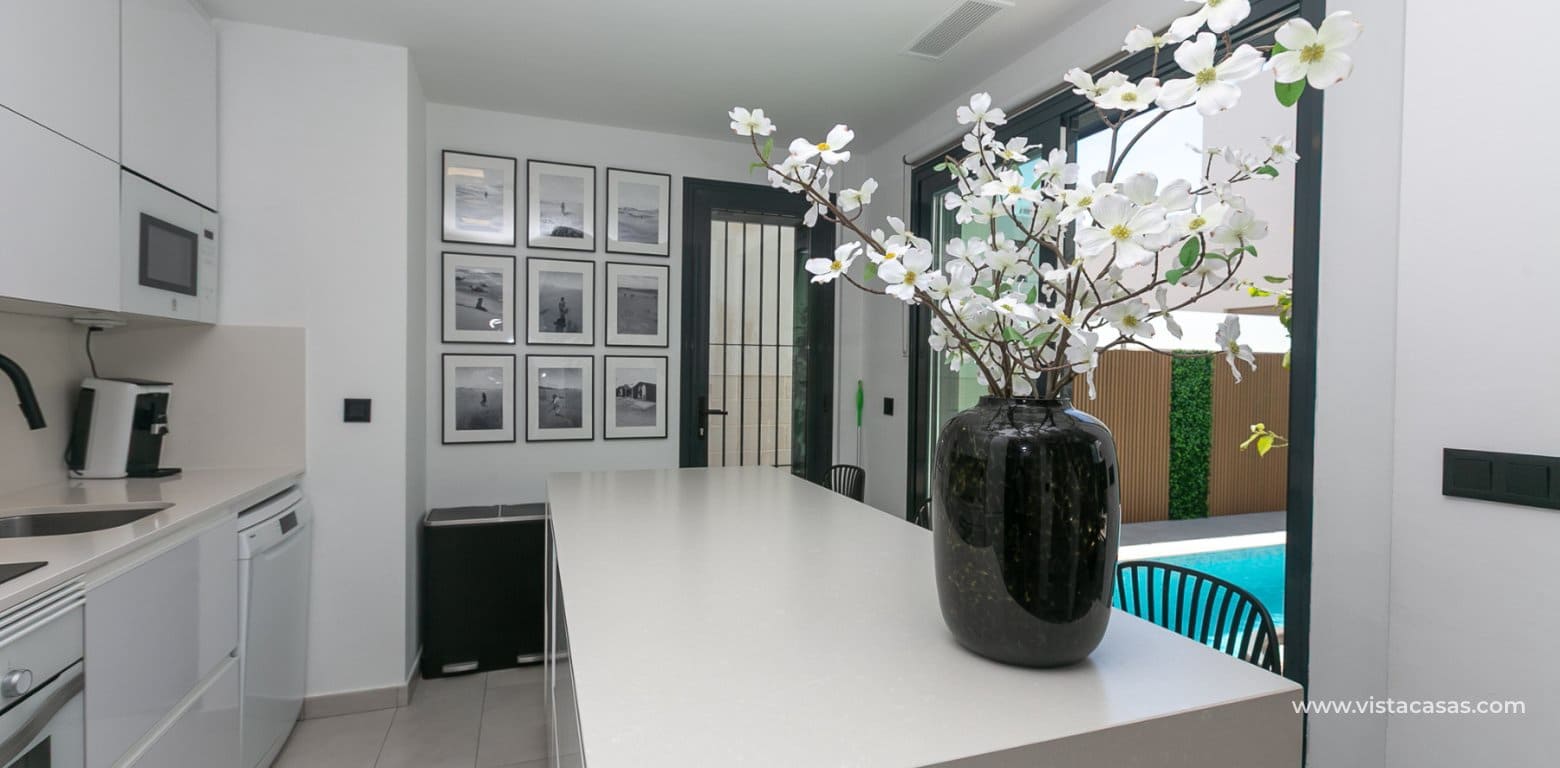 3 sypialnia Willa na sprzedaż w Villamartin - 369 000 € (Ref: 9940843)