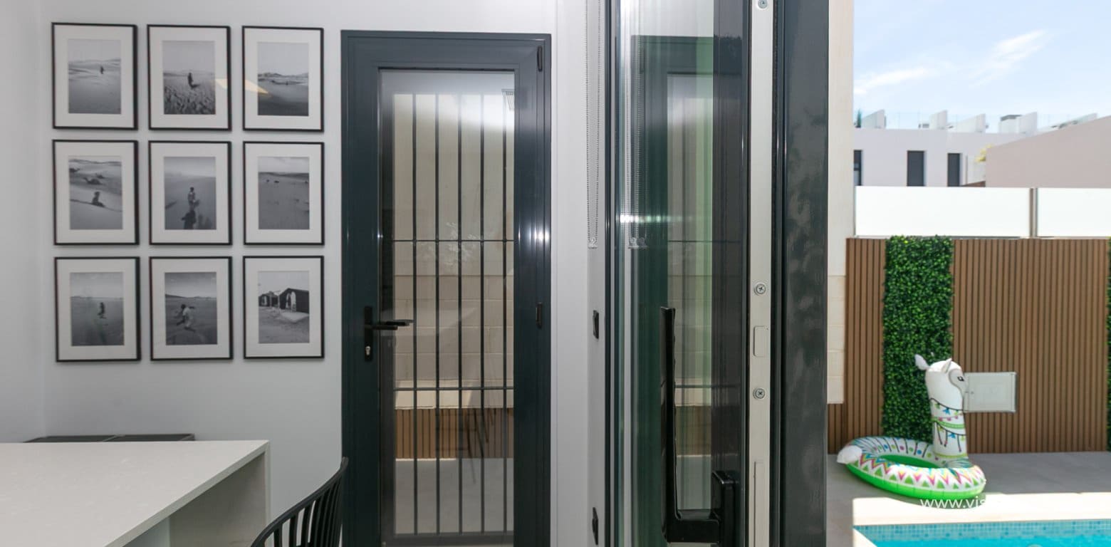 3 sypialnia Willa na sprzedaż w Villamartin - 369 000 € (Ref: 9940843)