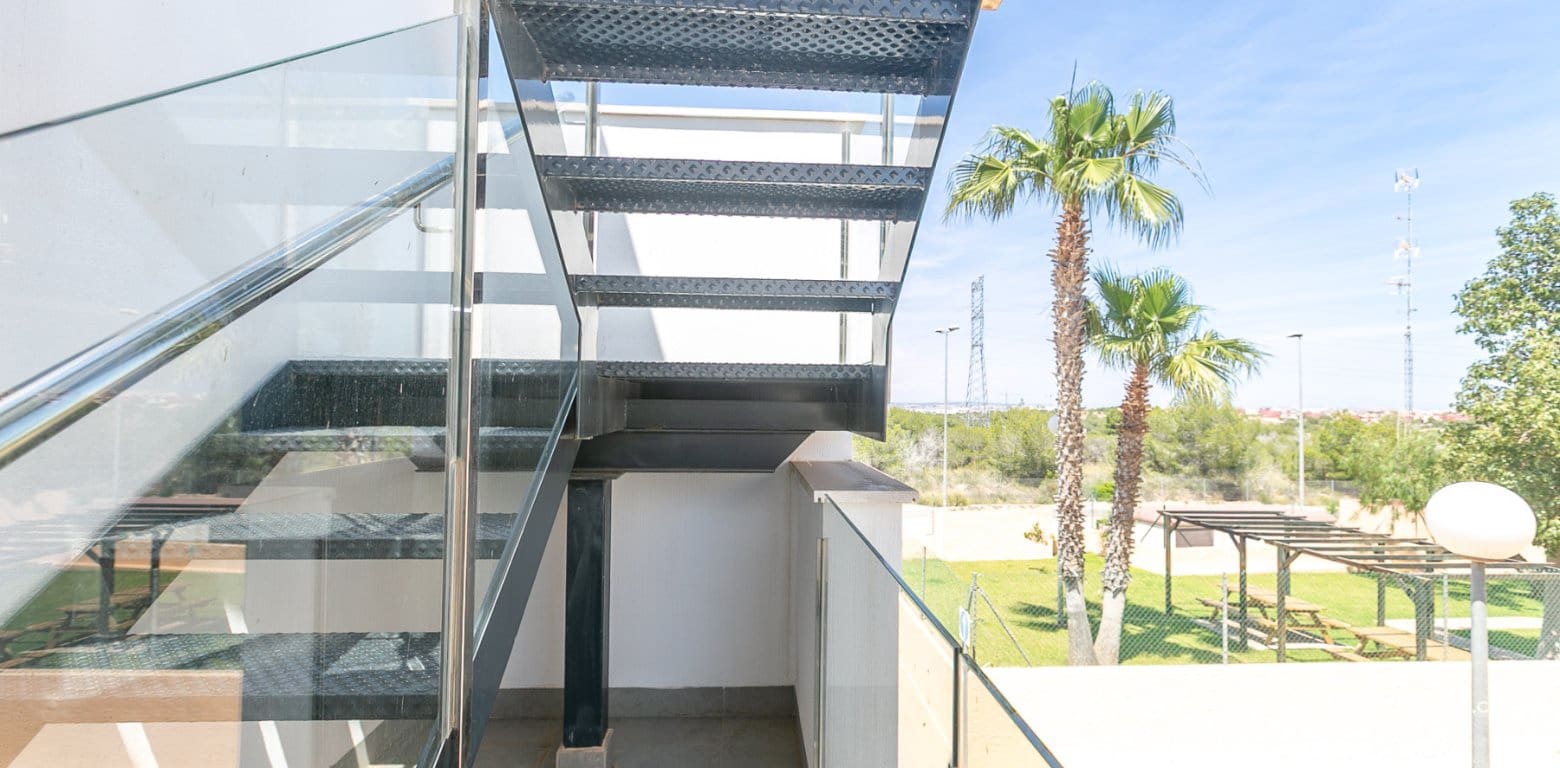 3 sypialnia Willa na sprzedaż w Villamartin - 369 000 € (Ref: 9940843)