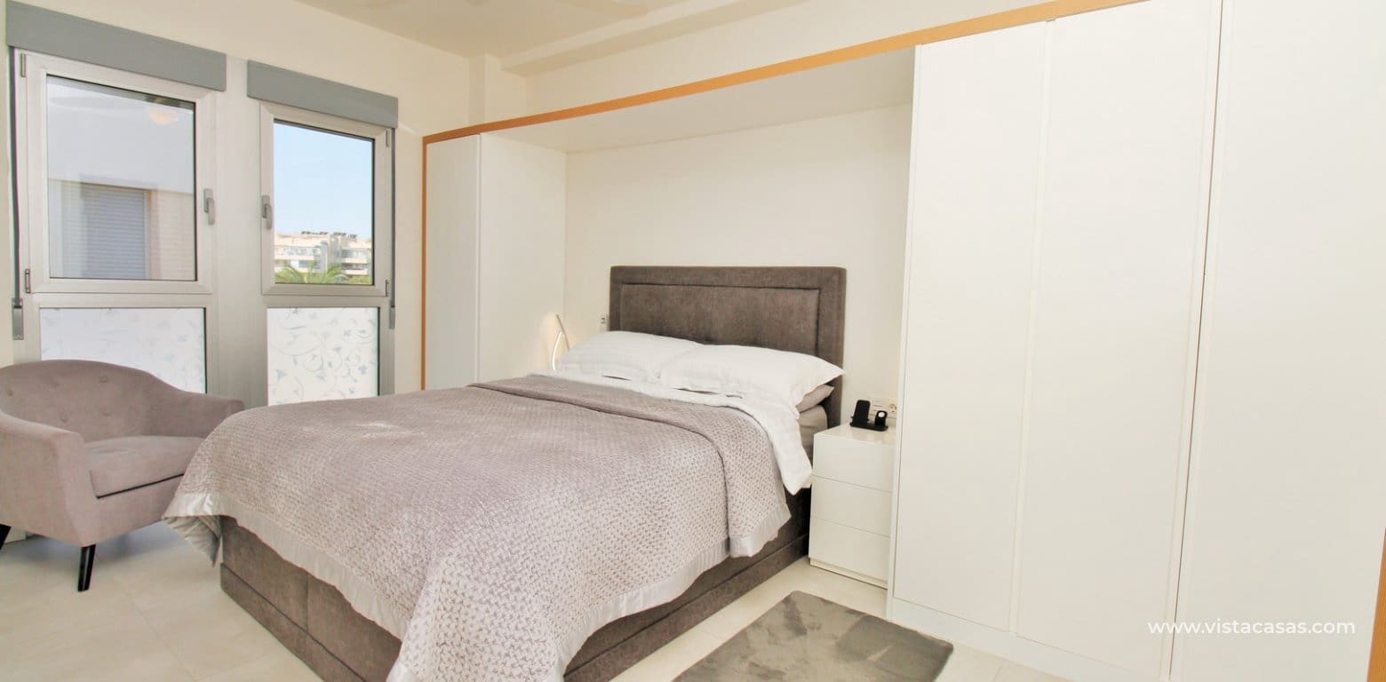 2 soveværelse Lejlighed til salg i Villamartin med swimmingpool - € 249.950 (Ref: 9941558)