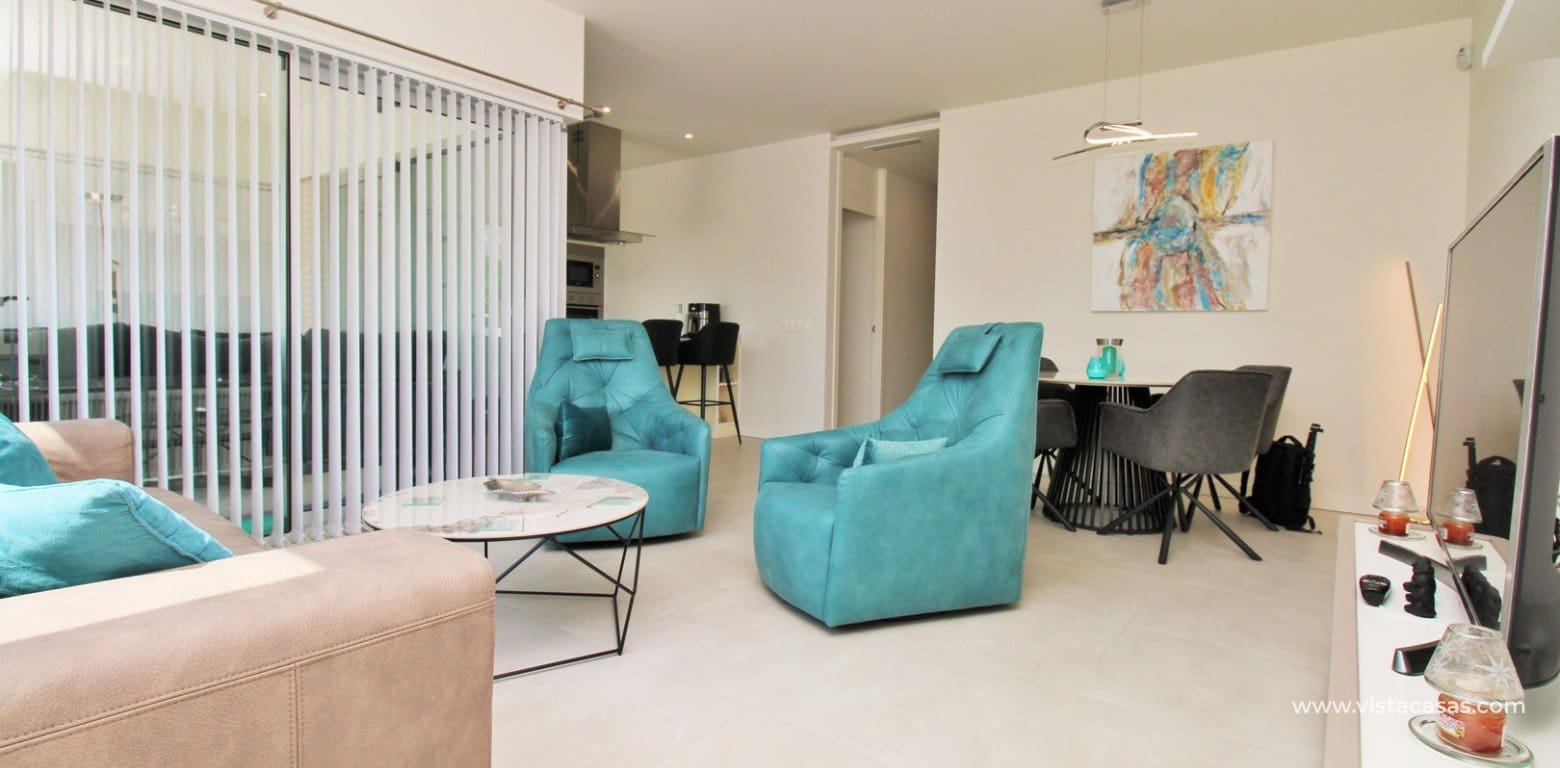 2 soveværelse Lejlighed til salg i Villamartin med swimmingpool - € 249.950 (Ref: 9941558)