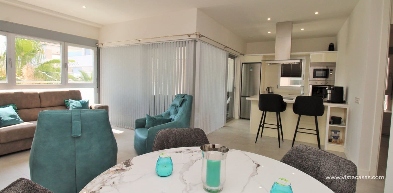 2 soveværelse Lejlighed til salg i Villamartin med swimmingpool - € 249.950 (Ref: 9941558)