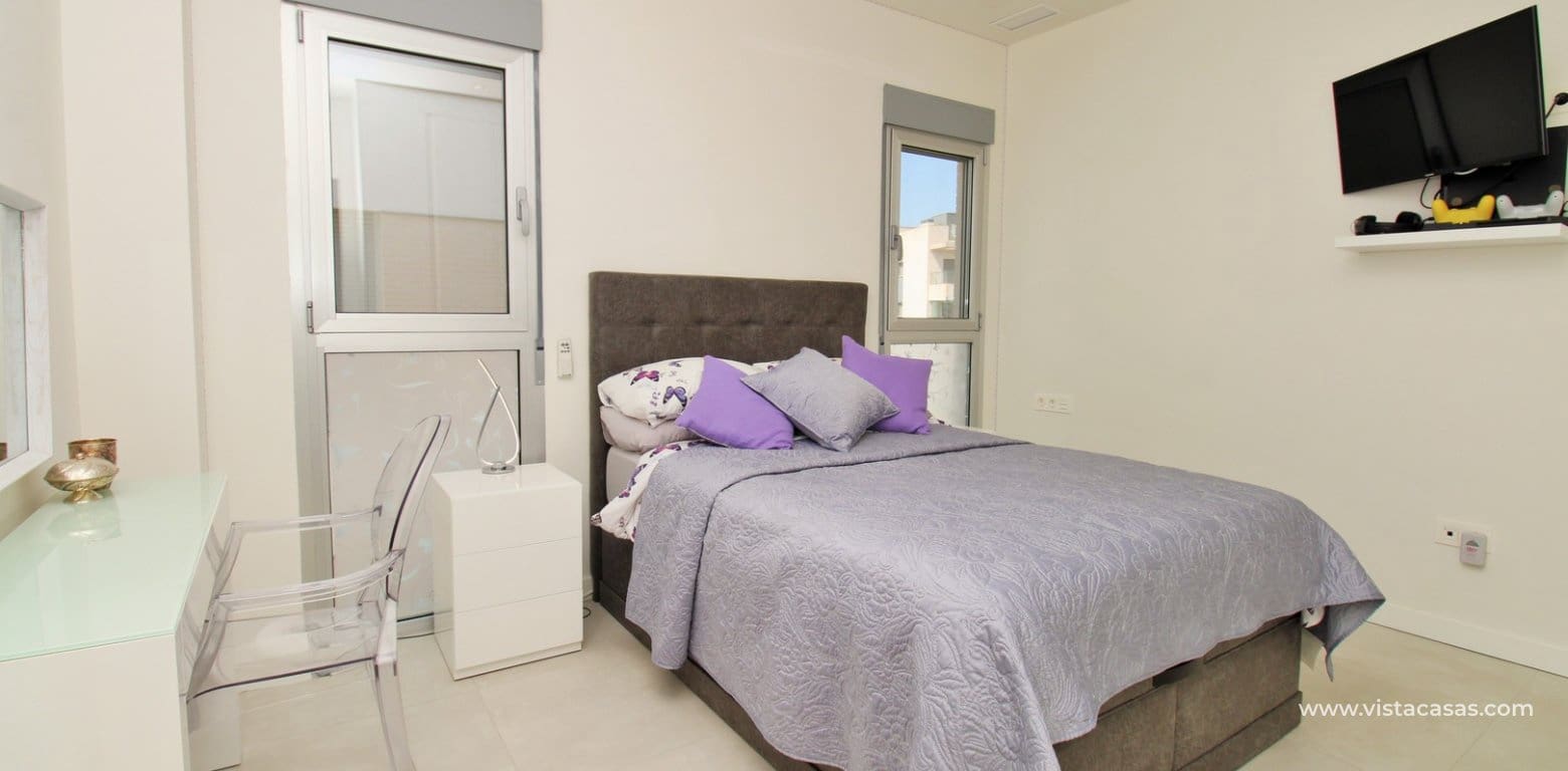 2 soveværelse Lejlighed til salg i Villamartin med swimmingpool - € 249.950 (Ref: 9941558)