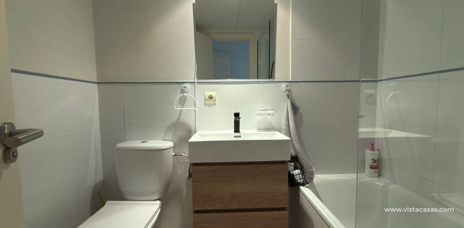 2 soveværelse Lejlighed til salg i Villamartin - € 180.000 (Ref: 9942859)