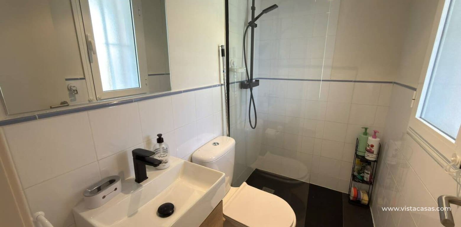 2 soveværelse Lejlighed til salg i Villamartin - € 180.000 (Ref: 9942859)