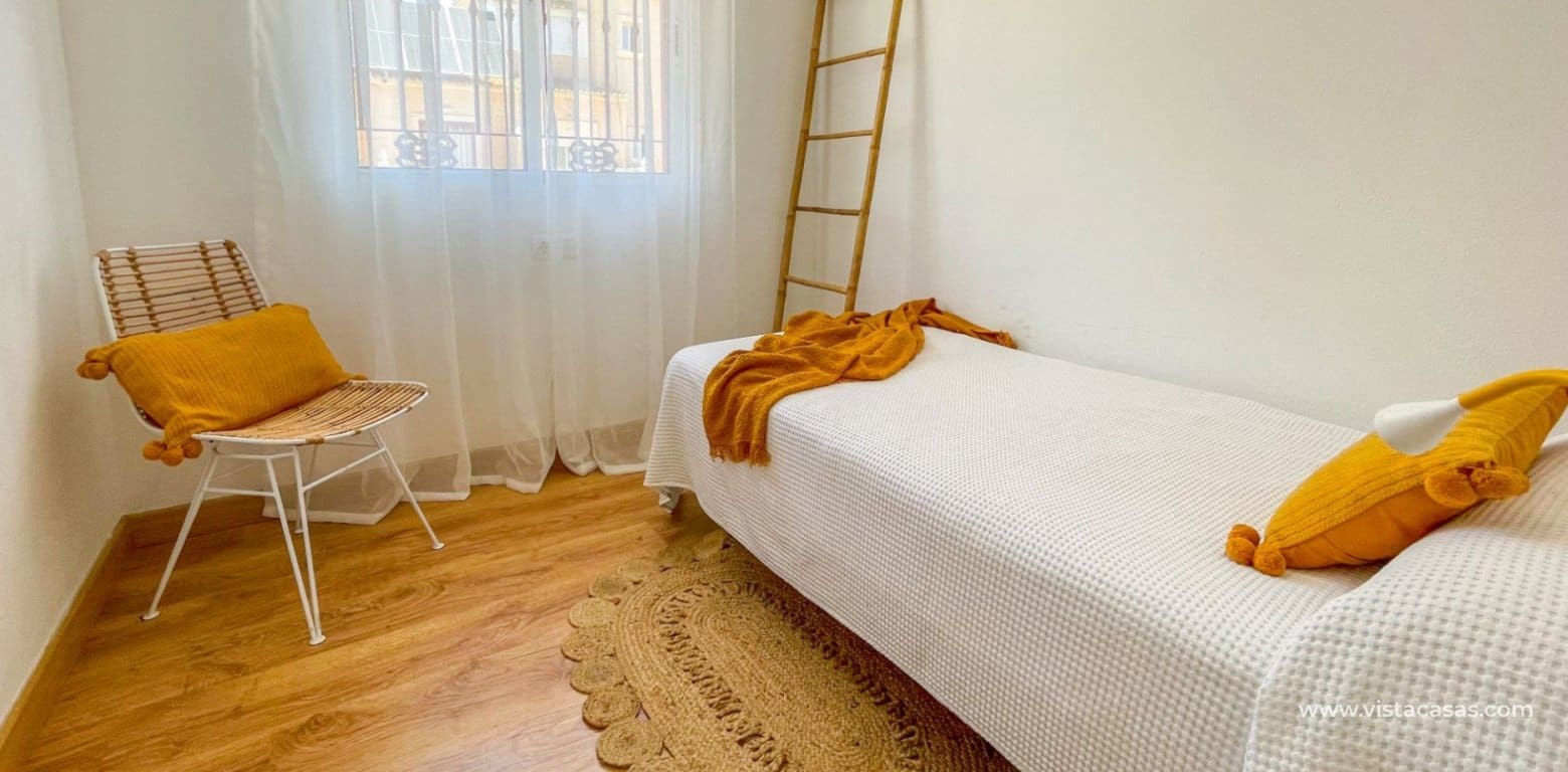 Casa de 3 habitaciones en Playa Flamenca en venta - 285.000 € (Ref: 9948361)
