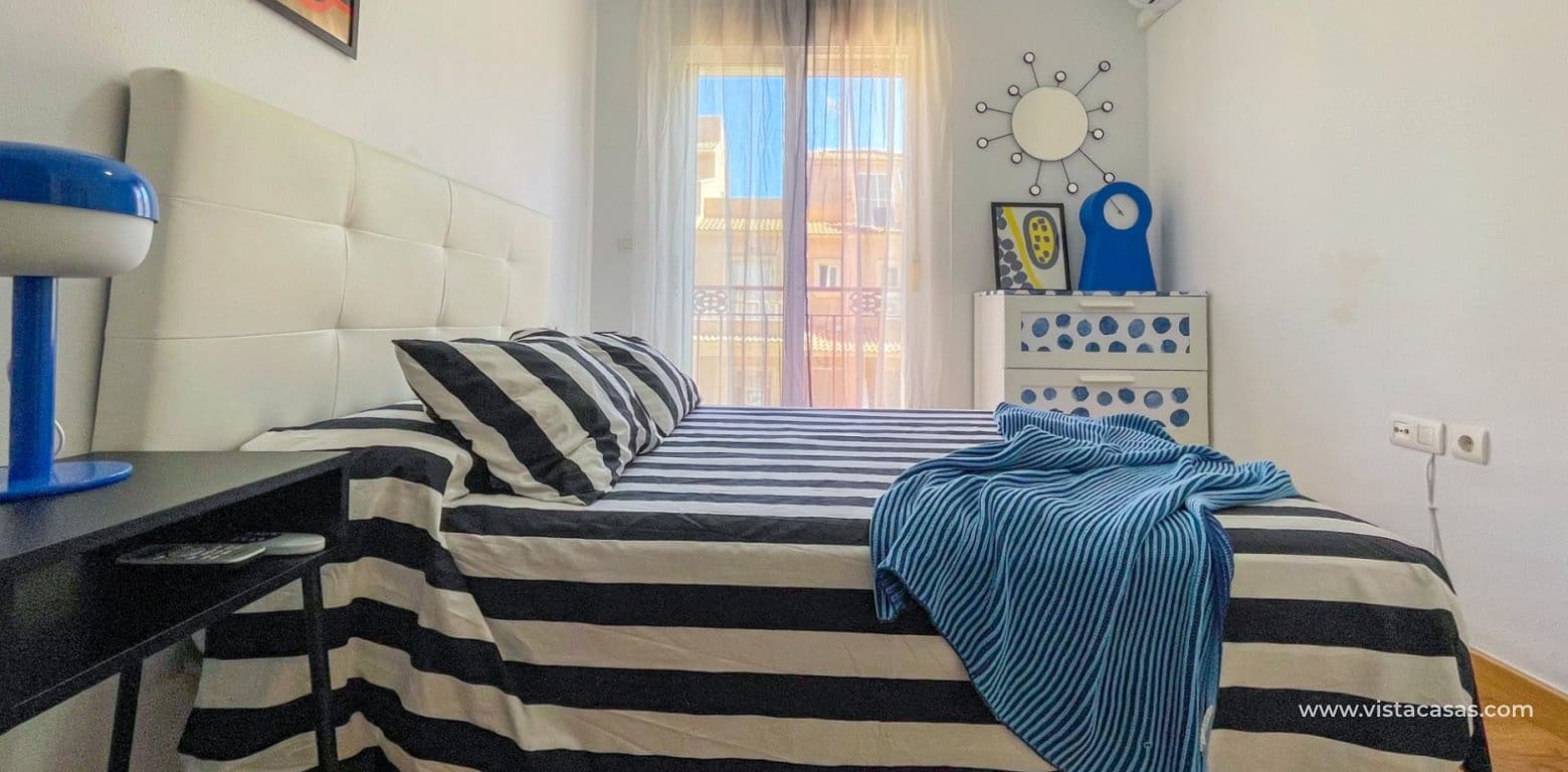 Casa de 3 habitaciones en Playa Flamenca en venta - 285.000 € (Ref: 9948361)