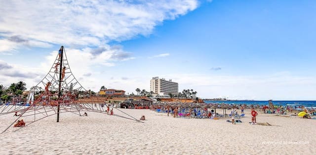 3 makuuhuone Huvila myytävänä paikassa La Zenia, Orihuela - 890 000 € (Ref: 9950165)