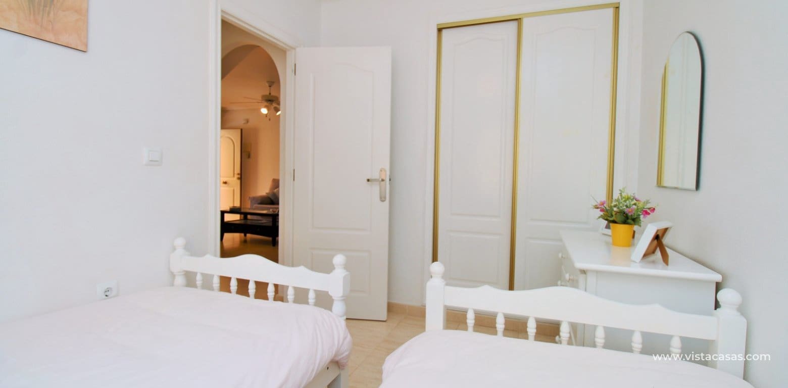 3 slaapkamer Huis te koop in Villamartin met zwembad - € 225.000 (Ref: 9953229)