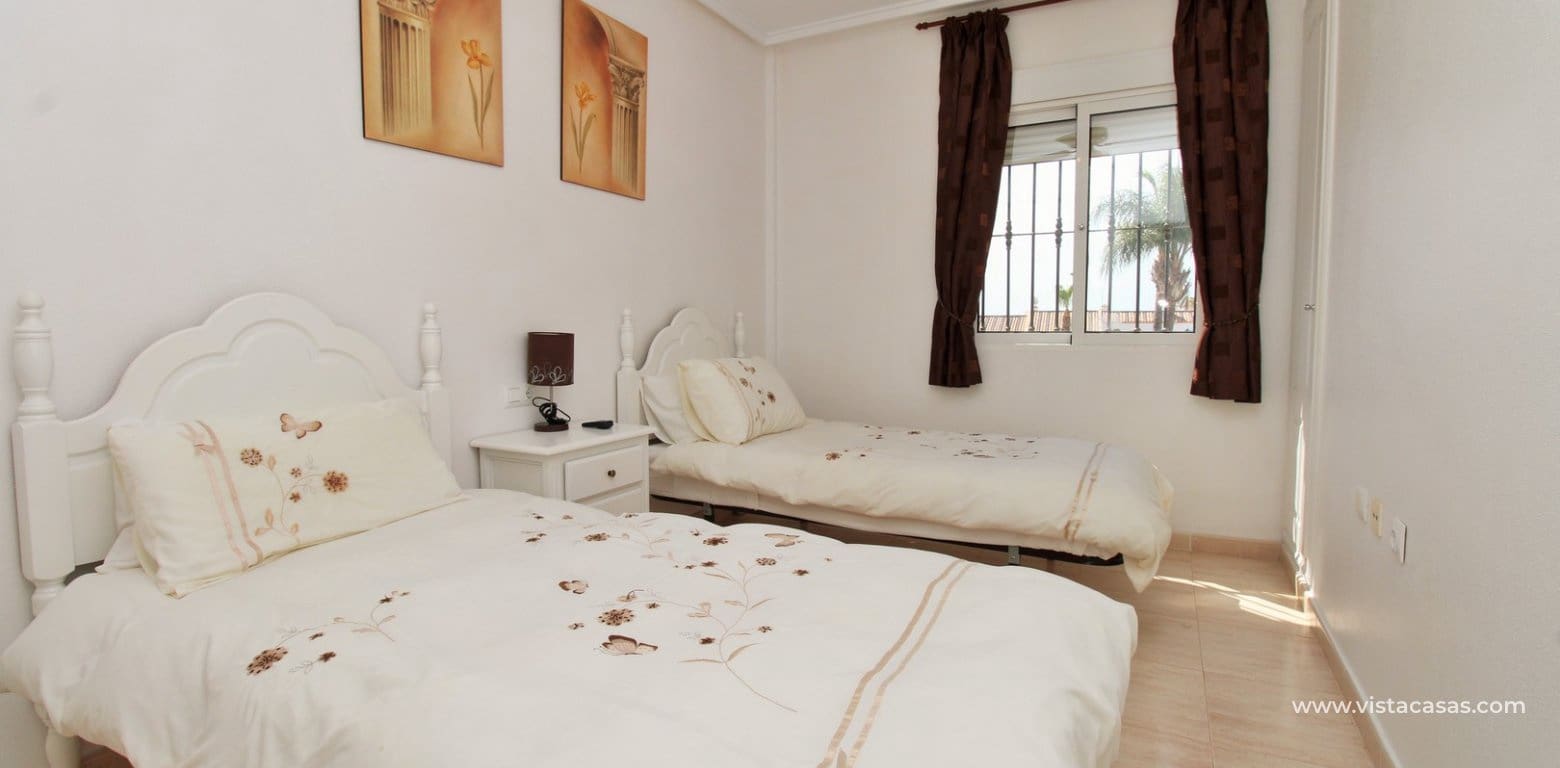 3 slaapkamer Huis te koop in Villamartin met zwembad - € 225.000 (Ref: 9953229)