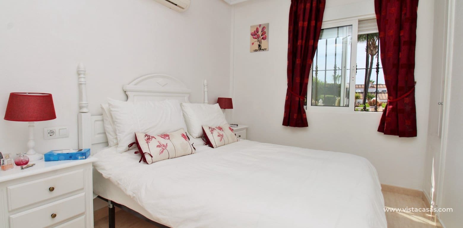 3 slaapkamer Huis te koop in Villamartin met zwembad - € 225.000 (Ref: 9953229)