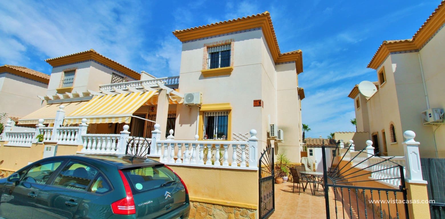 3 slaapkamer Huis te koop in Villamartin met zwembad - € 225.000 (Ref: 9953229)