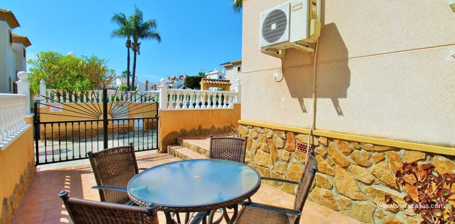 3 slaapkamer Huis te koop in Villamartin met zwembad - € 225.000 (Ref: 9953229)