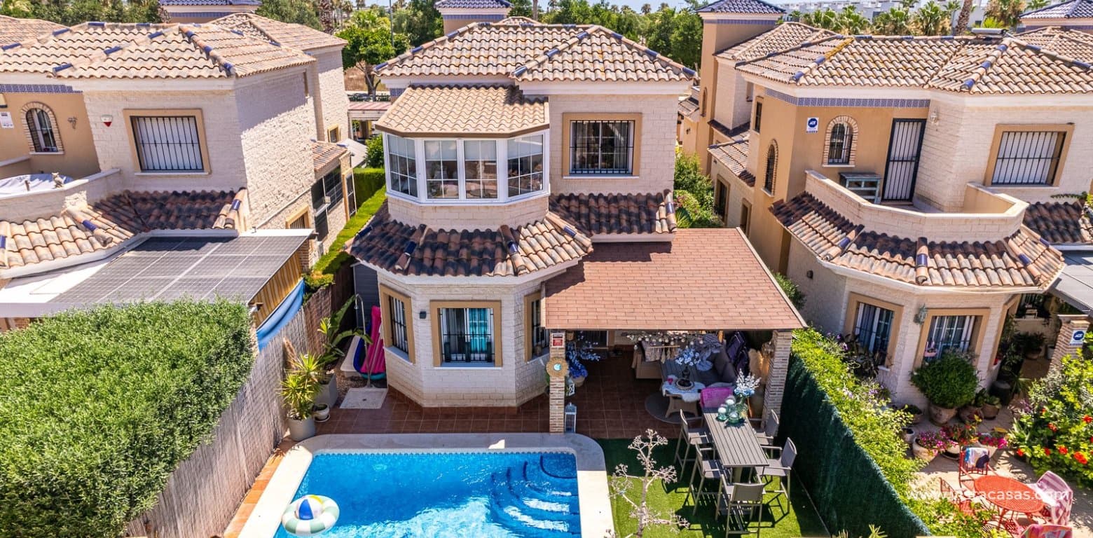 3 makuuhuone Huvila myytävänä paikassa El Raso - 299 500 € (Ref: 9954606)