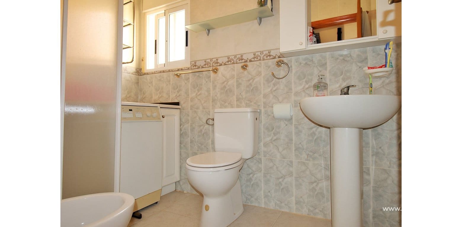 3 bedroom Townhouse for sale in Villamartin with pool - € 249,990 (Ref: 9976152)
