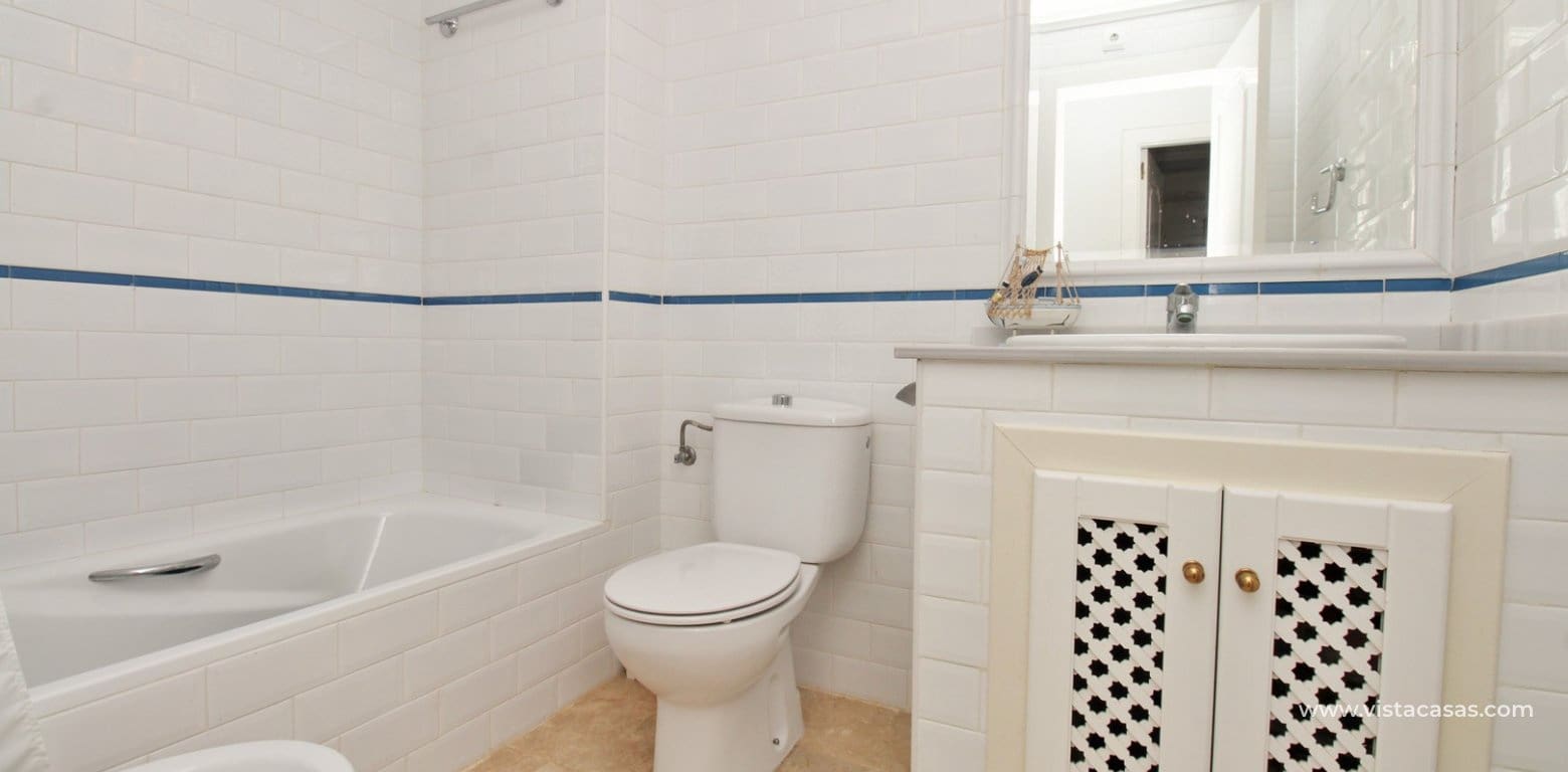 2 soverom Leilighet til salgs i Villamartin med svømmebasseng - € 199 950 (Ref: 9978029)