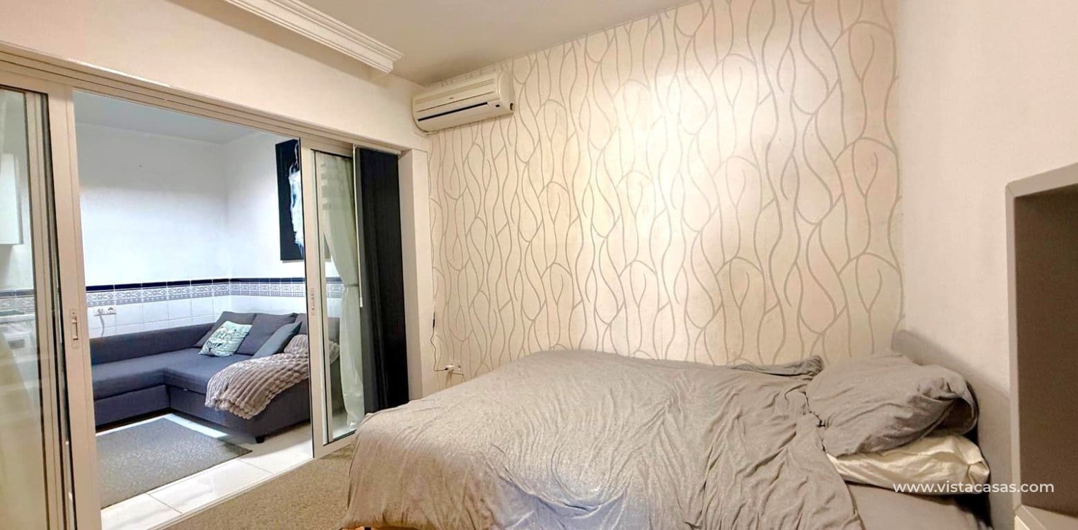 2 bedroom Apartment for sale in Villamartin - € 199,000 (Ref: 9980075)