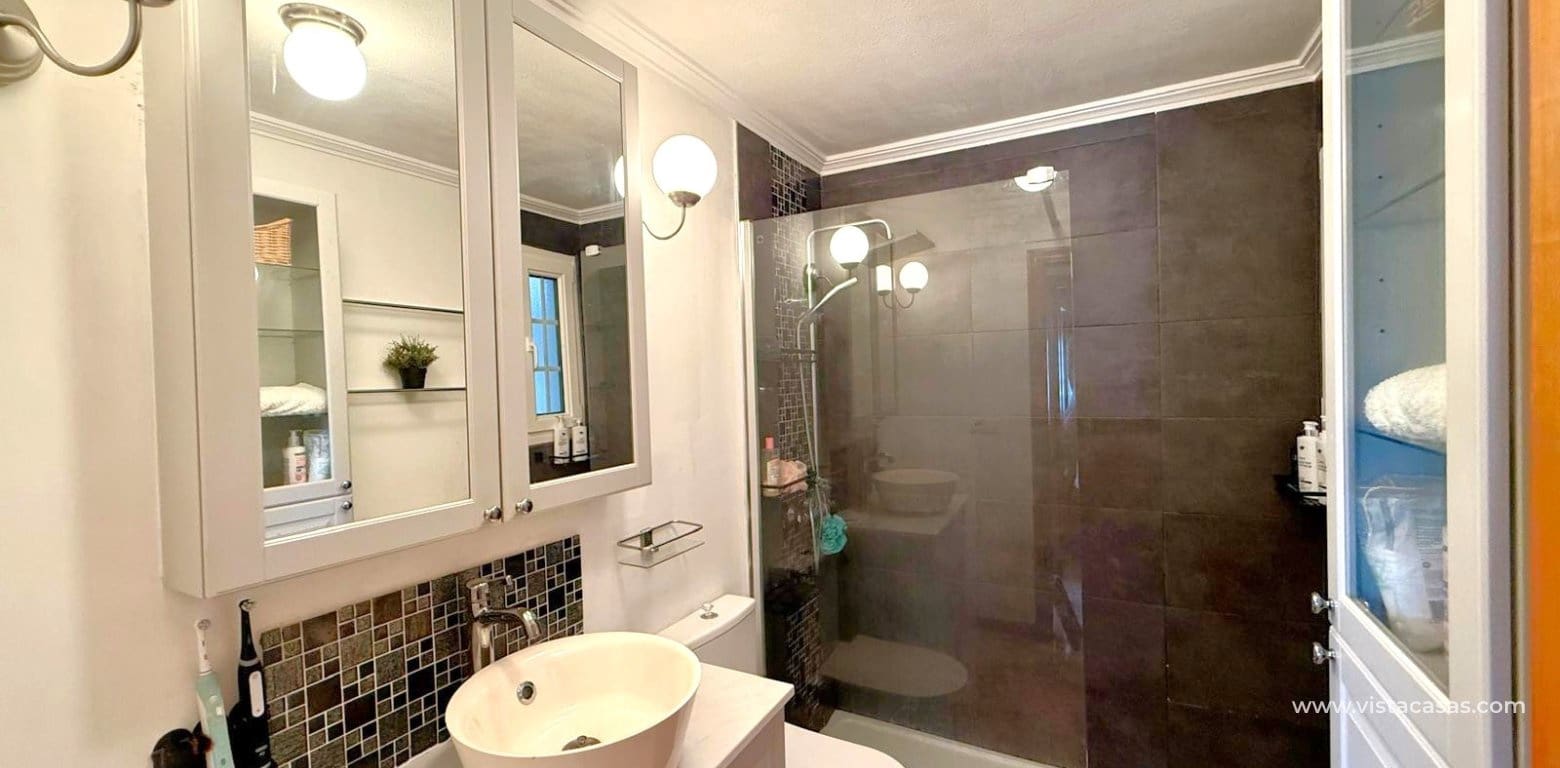 2 bedroom Apartment for sale in Villamartin - € 199,000 (Ref: 9980075)