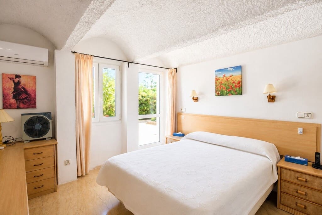 Casa de 2 habitaciones en Estepona en venta - 1.200.000 € (Ref: 10024816)