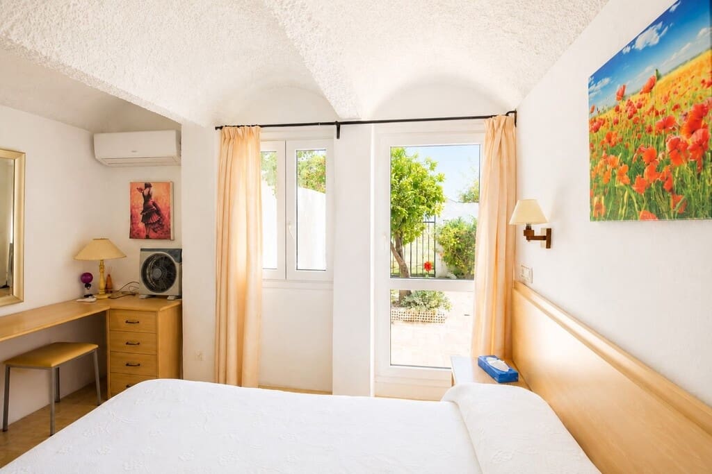 Casa de 2 habitaciones en Estepona en venta - 1.200.000 € (Ref: 10024816)