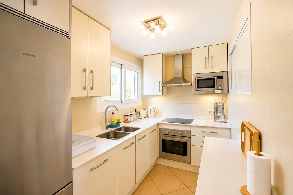 Casa de 2 habitaciones en Estepona en venta - 1.200.000 € (Ref: 10024816)